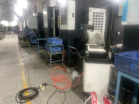 Máy quay hệ thống lọc chất làm mát bể nước lọc chất làm mát CNC